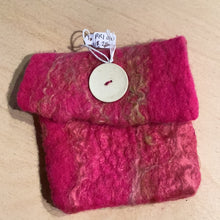 FR1-010 wool silk pouch