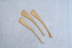 FF2-070 Crescent Spatula
