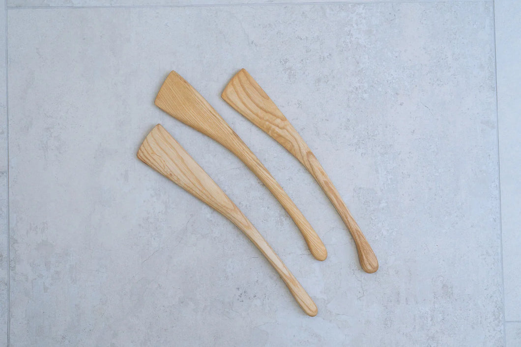 FF2-070 Crescent Spatula