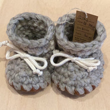 GE1-1661 Hand Knit Booties