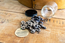 FF2-065 Table Confetti (Bicycle)