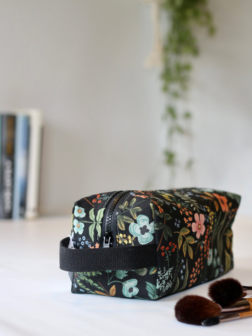 BD1-01-62 Aven Pouch