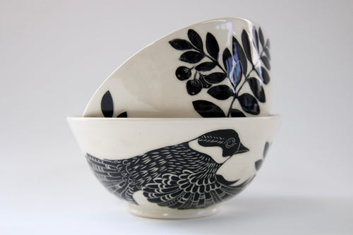 AK1-002 Ceramic Bowl Black & White w Bird design