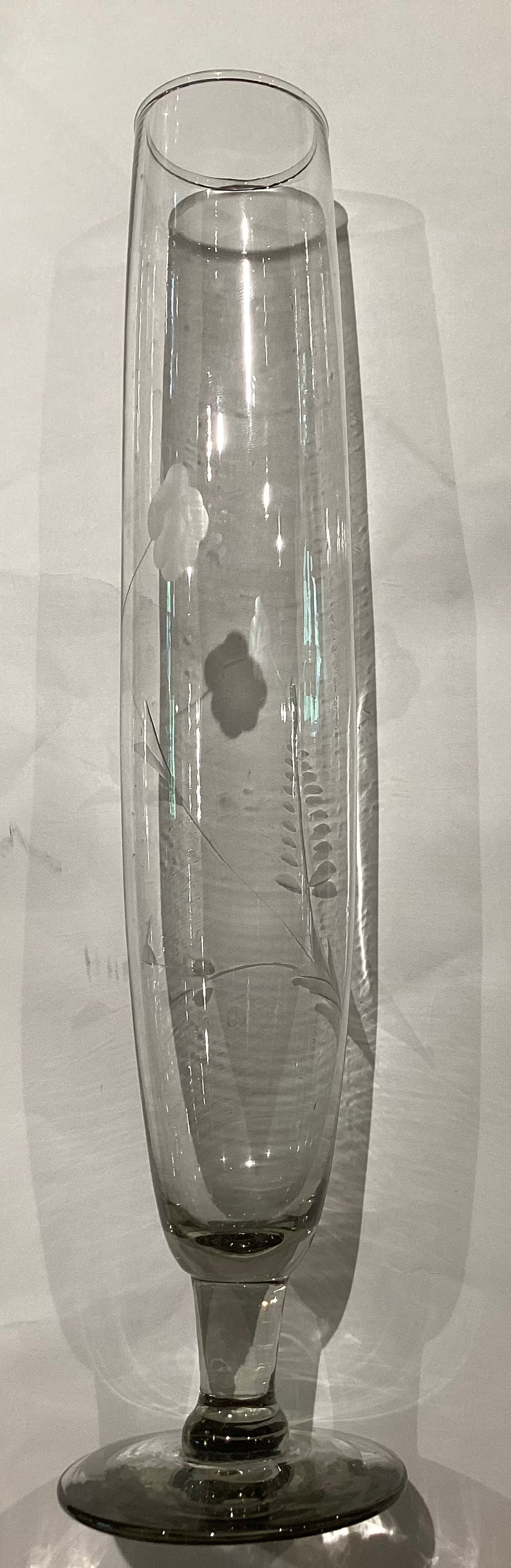 RP1-46 Vintage Glass Vase