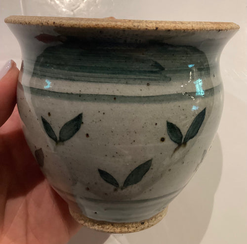 MN1-068 Studio Pottery Cup