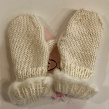 LG1-05A Hand Knitted Mittens w Thumbs