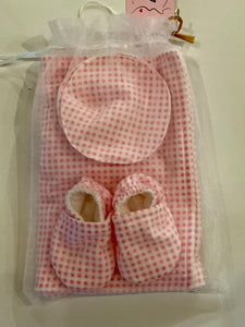 LG1-34F Gift Set with Nursing Care Newborn