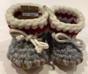 GE1-1661 Hand Knit Baby Booties (S)