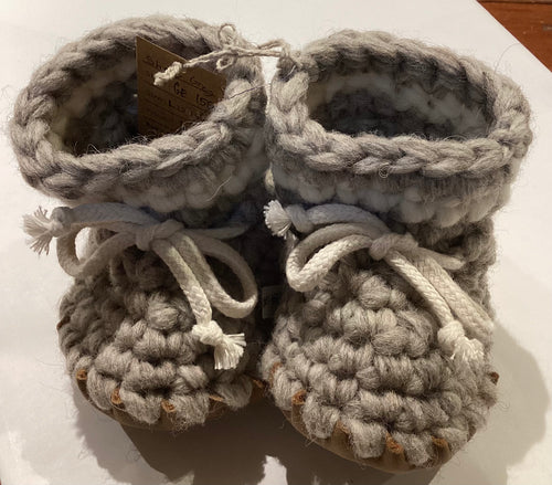 GE1-1664 Hand Knit Toddler Booties (XL)