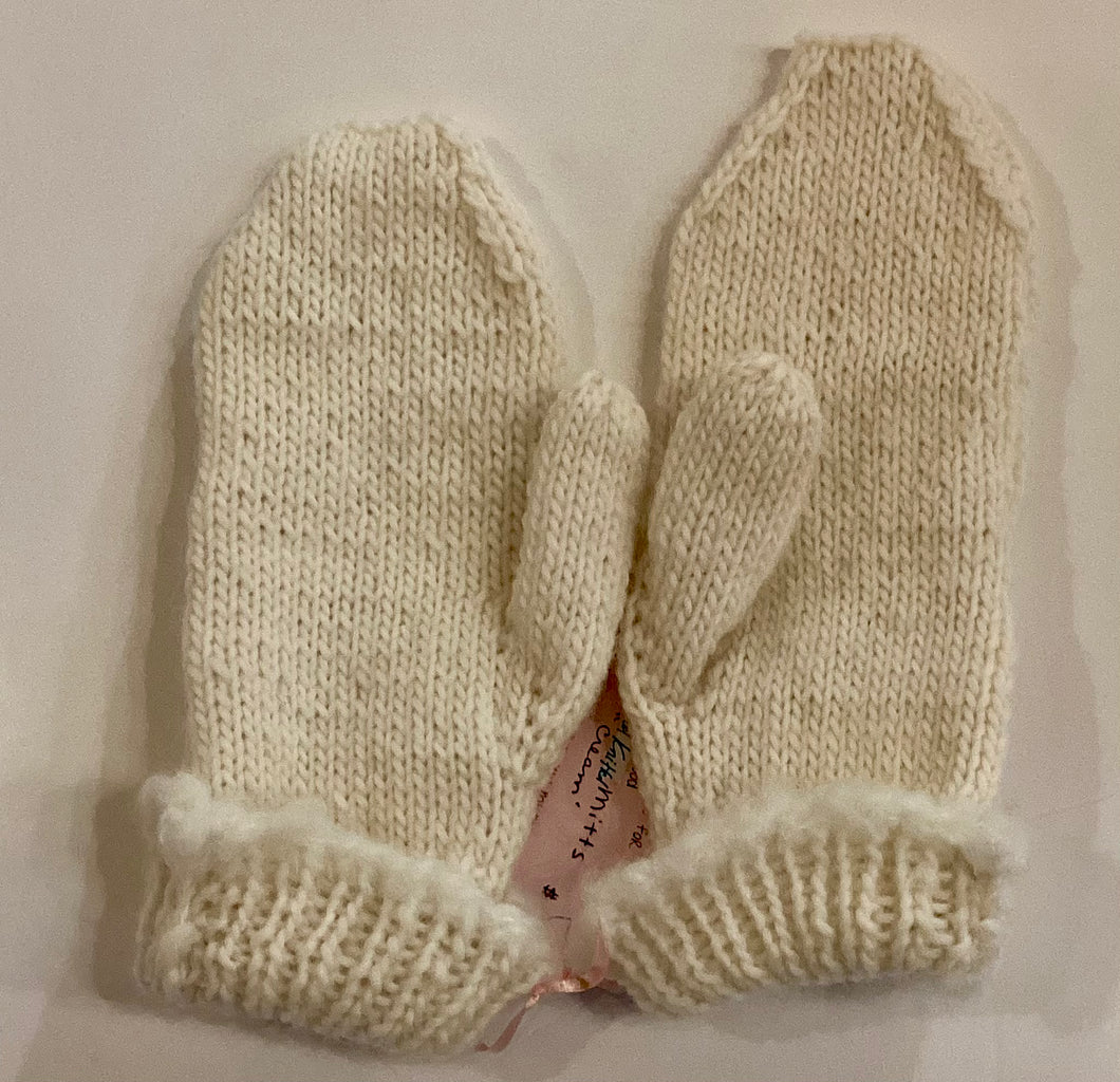 LG1-22 Hand Knitted Mittens (Girl)