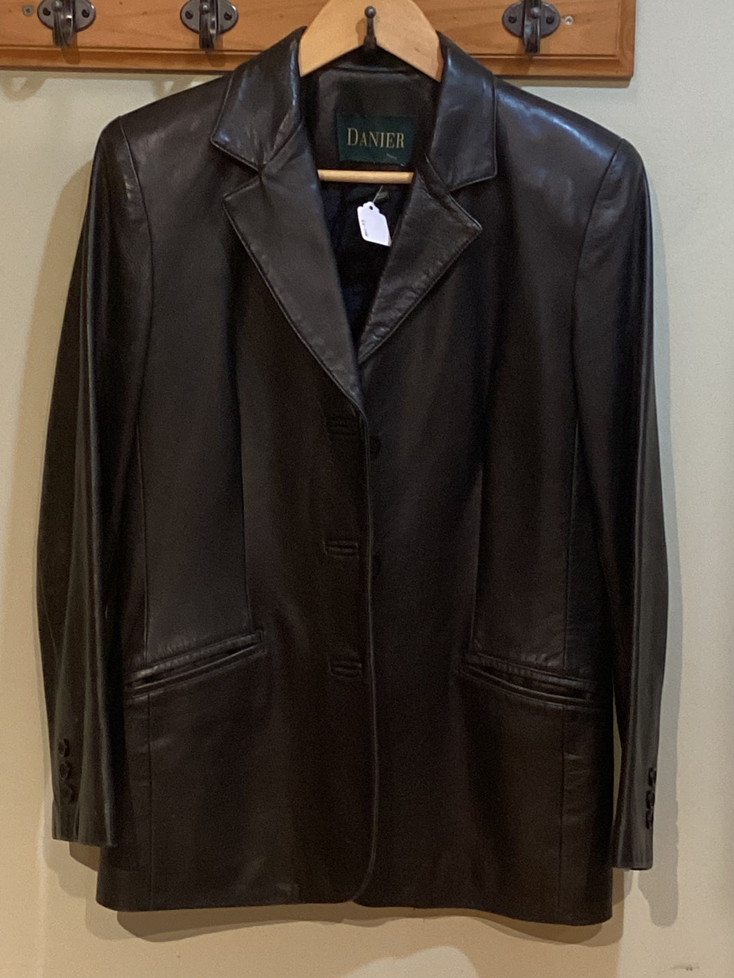 GW1-03 Danier Leather Jacket