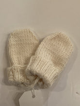 LG1-06 Hand Knitted Toddler Mittens