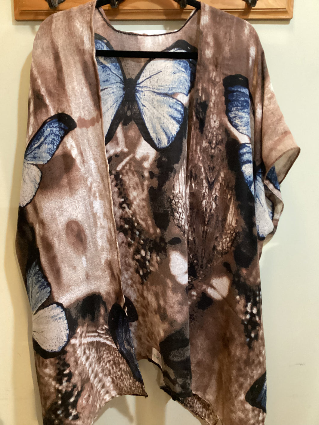 SP1-121 *Kimono w Sleeves Abstract Butterflies