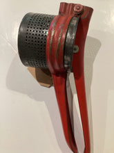 MN1-058 Vintage 1950's Potato Ricer