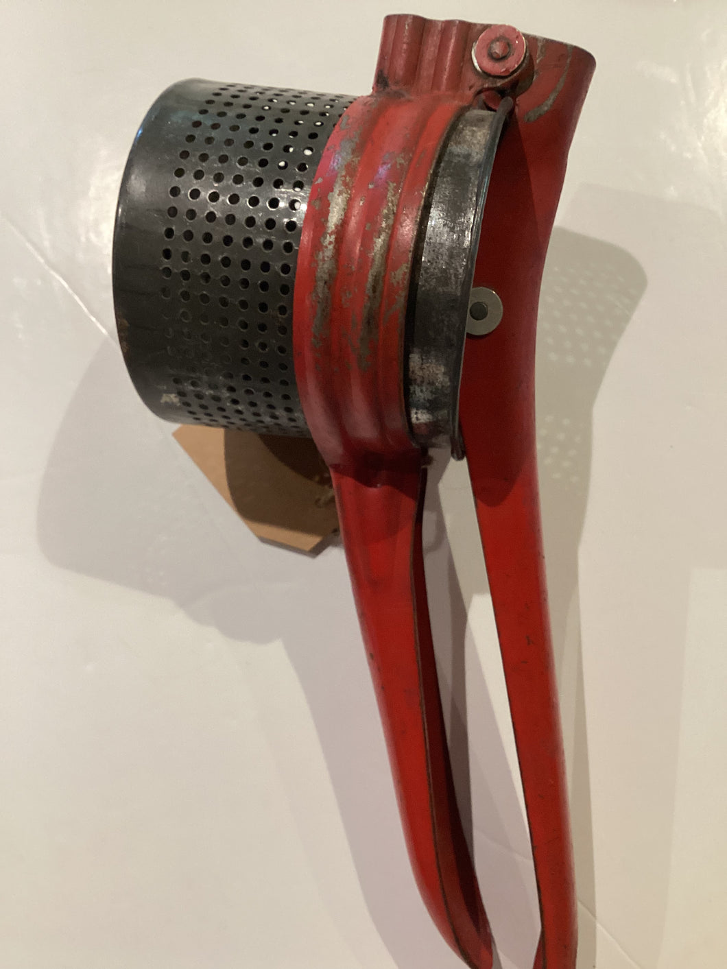 MN1-058 Vintage 1950's Potato Ricer