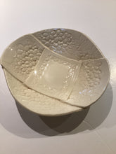 MN1-073 "Mary Lazier" Pottery Plate