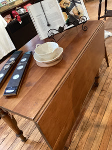 MN1-075 Antique Drop Leaf Table