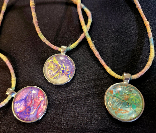 NM2-33 Fluid Art Pendant Necklace