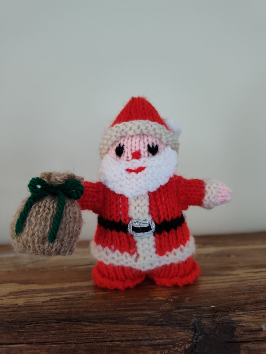 FC1-204 Hand Knit Little Figurine 