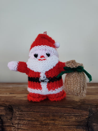 FC1-205 Hand Knit Little Figurine 