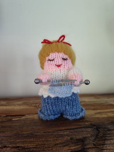 FC1-270 Hand Knit Little Figurine 