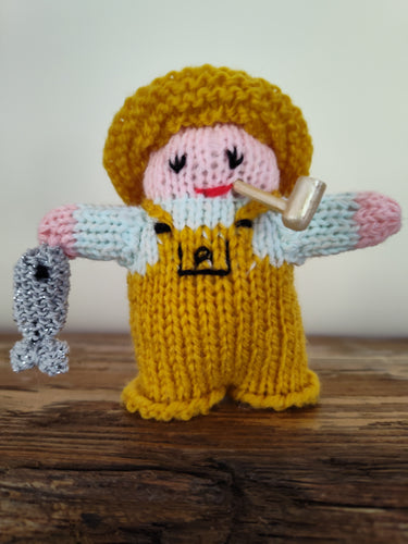 FC1-285 Hand Knit Little Figurine 