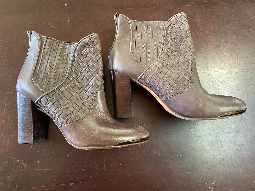 VTED1-293 Women's Shoe/ Ankle Booties w/ Basket Weave