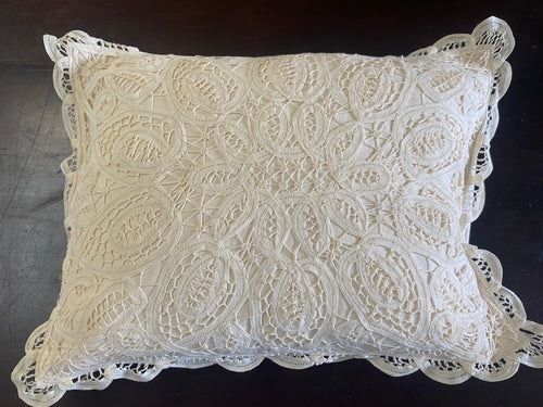 VTED1-361 Vintage Lace Cushion