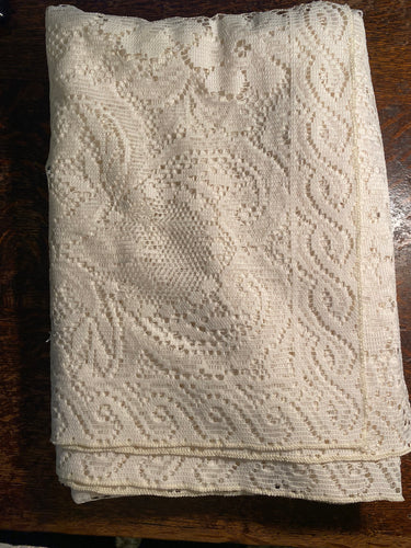 VTLD1-242 Vintage Tablecloth - Machine Lace