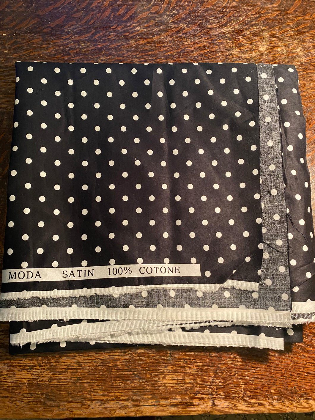VTLD1-244 Fabric - Printed Polka Dots