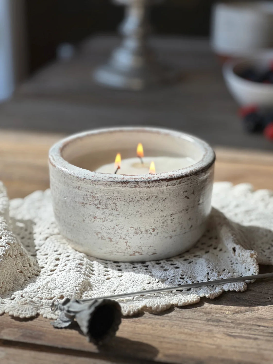 WV1-010 Round Clay Candle