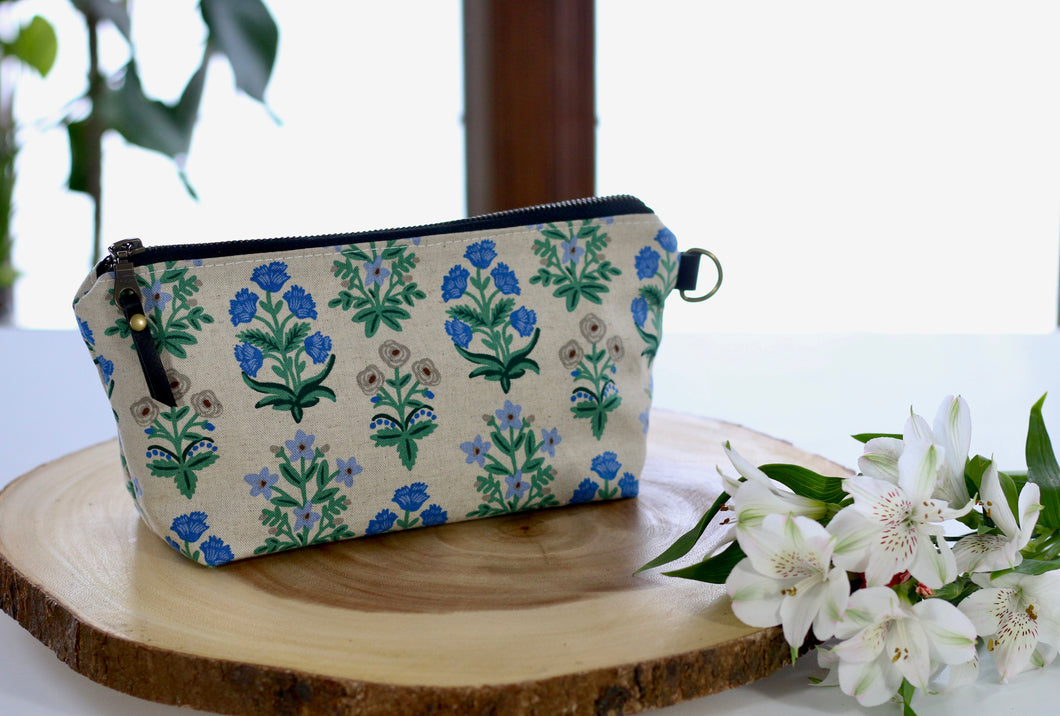BD1-01-14 Small (Linen Camont) Canvas Travel Pouch