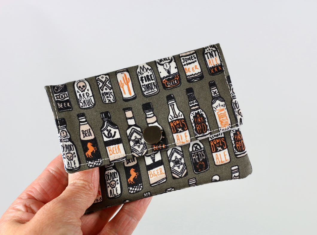 BD1-03-006 Lexie Purse / Grey With Beer Bottle