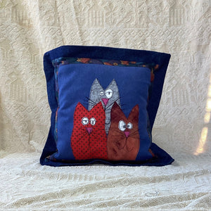 DM2-002 Throw Cat Pillow