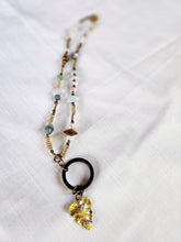 NM2-010 Necklace w Leaf Charm Glass/Metal/ Wire