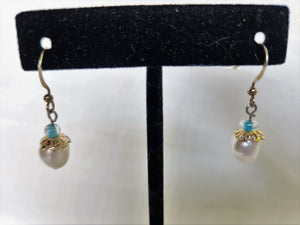 NM2-015  Earrings Pearl/Glass/ Metal