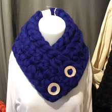 SC1-010 Cowl with 2 Coconut Buttons